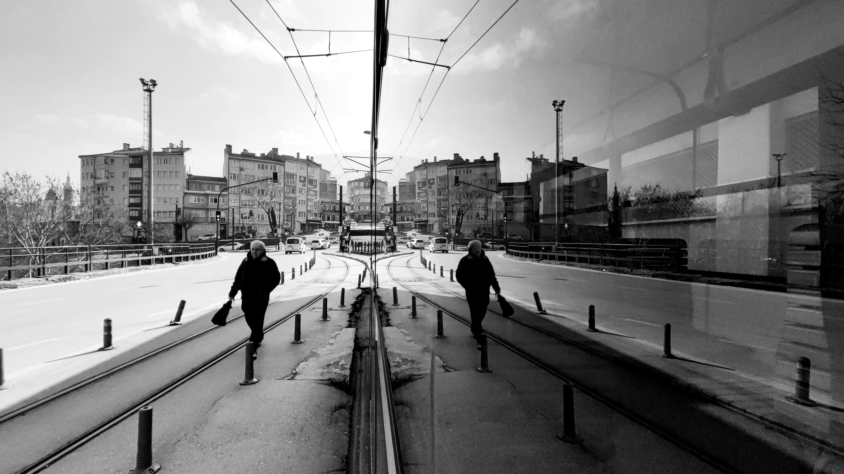 between-black-and-white-foundation