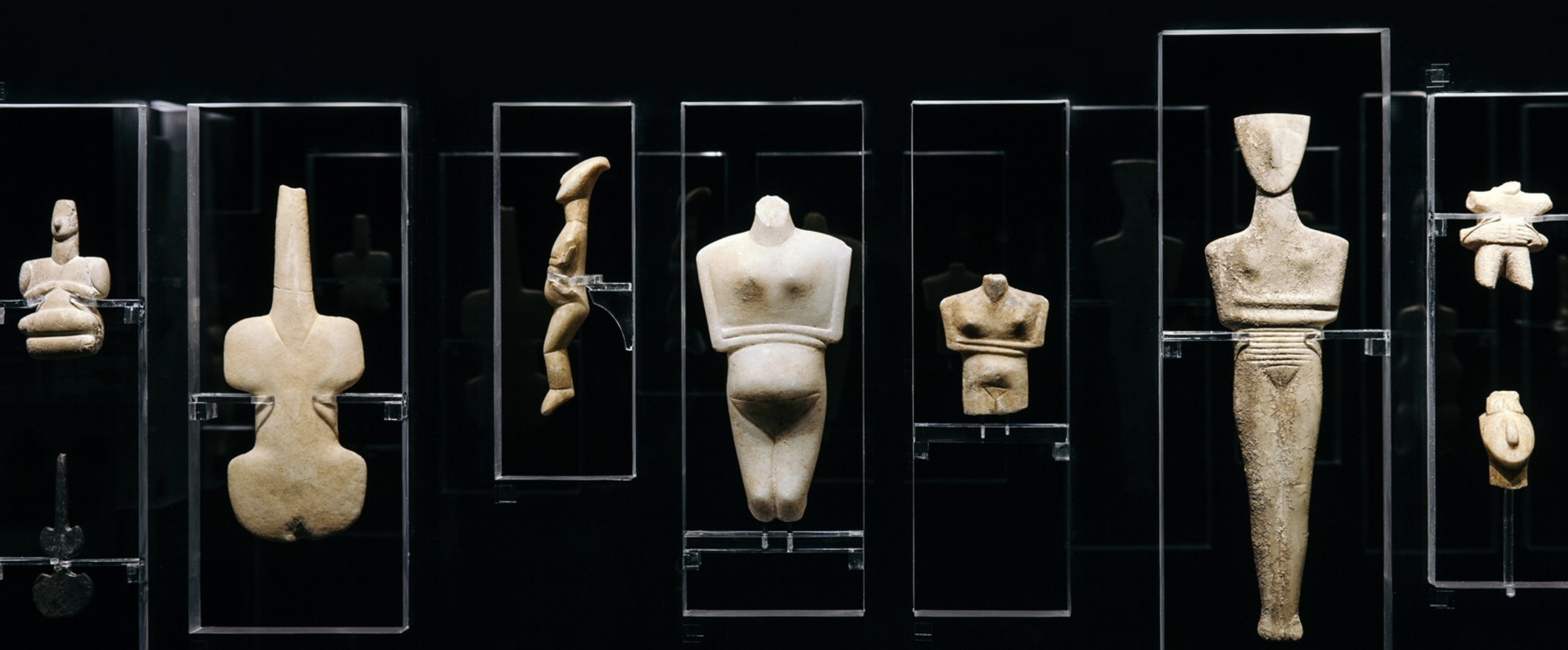 Cycladic figurines FAF (Folded arm figurines)